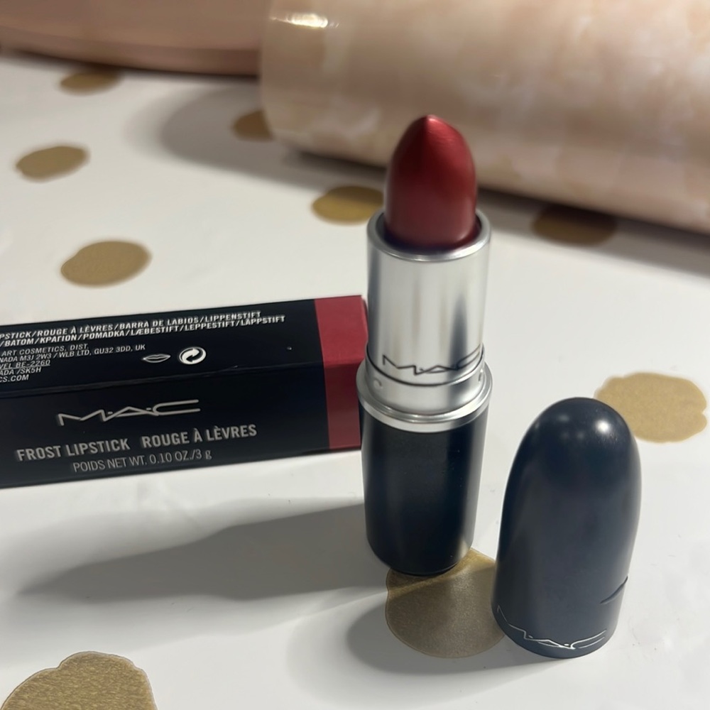 New authentic 👄 lipstick 💄 MAC cosmetics.